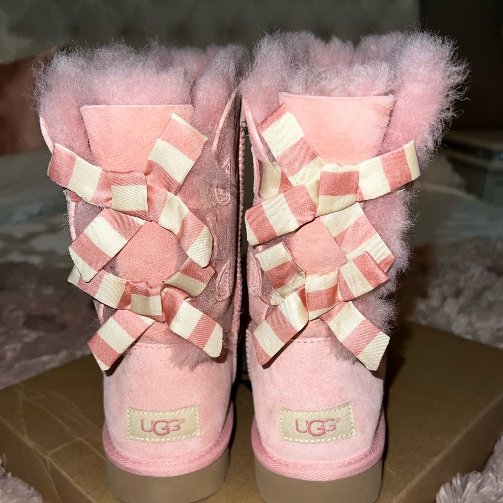 NWB Blush Ugg Bailey Bow 7